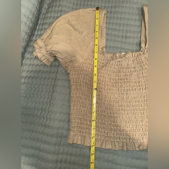 We the Free Puff Sleeve Smocked Top - light olivey green. VGUC Sz Med. - Picture 6 of 9